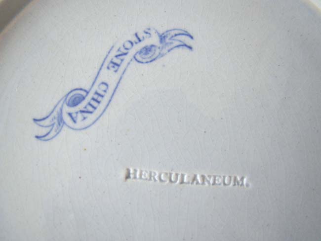 A fine English Liverpool porcelain covered tureen, ladle and undertray marked 'Herculaneum' circa 1822-1833. — image 3